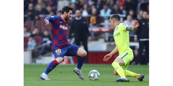 Dlaczego koszulki Barcelony są zaprojektowane z dwóch stron